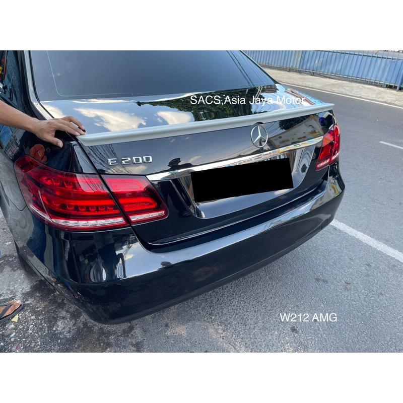 ducktail plastik amg import taiwan w212