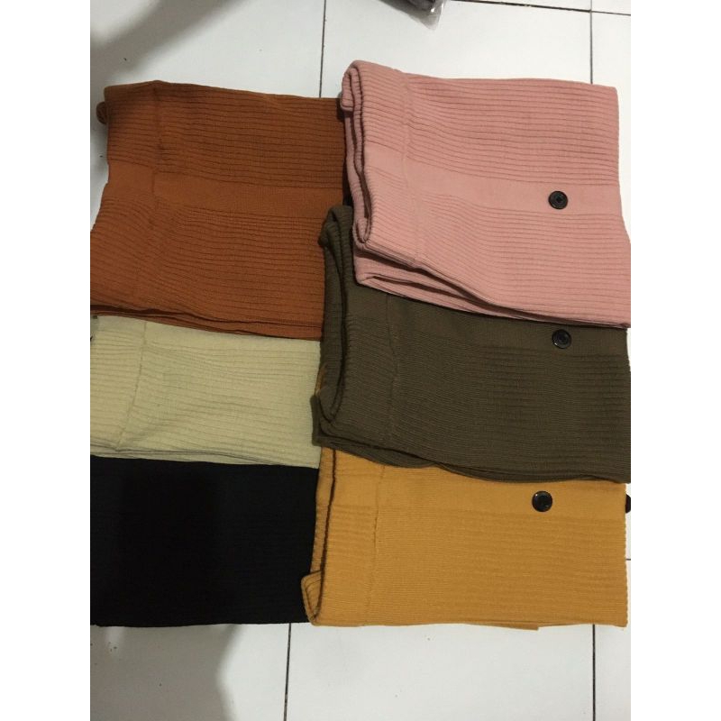 Rok span rajut kancing premium