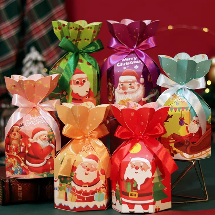

(Harga 3 pcs) Kotak natal box permen kotak kue natal santa claus gift box