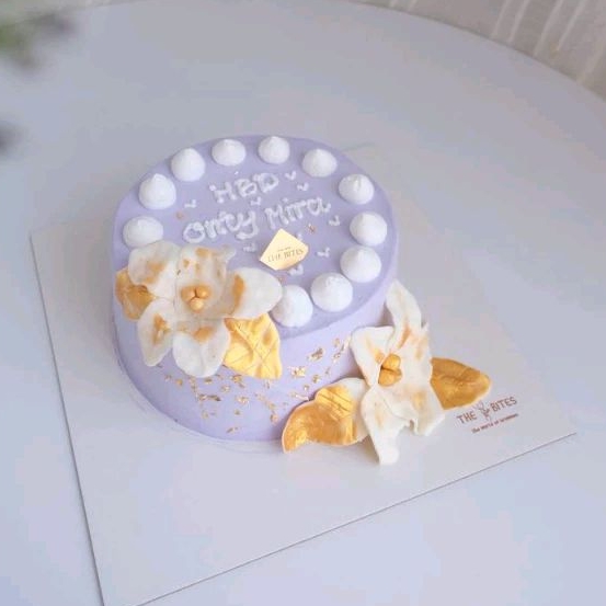 

Taro Medium Cake