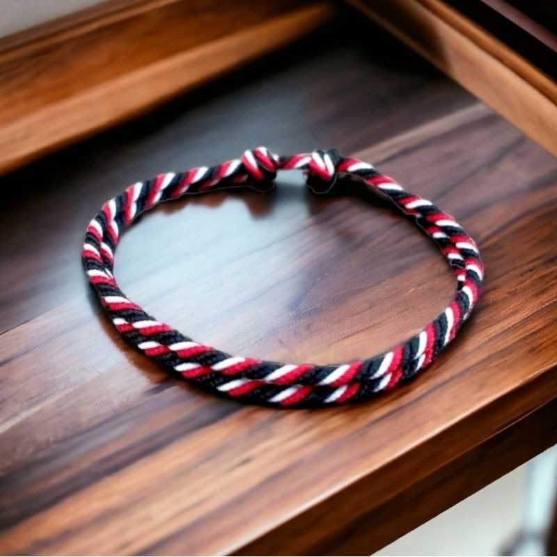 Gelang tridatu original bali asli serat cendana premium gelang tridatu warna dominan hitam Laki-Laki