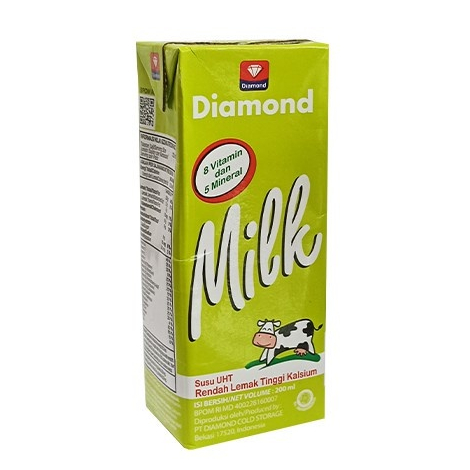 

Diamond Milk Susu UHT rendah lemak 200 ml