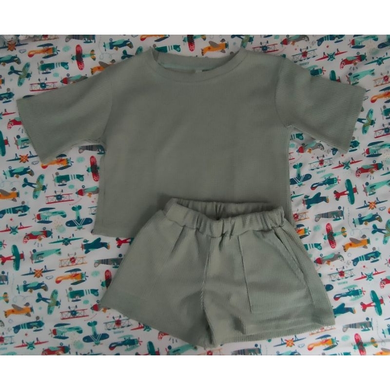 PRELOVED ONE SET OVERSIZE ANAK PEREMPUAN 2 TAHUN