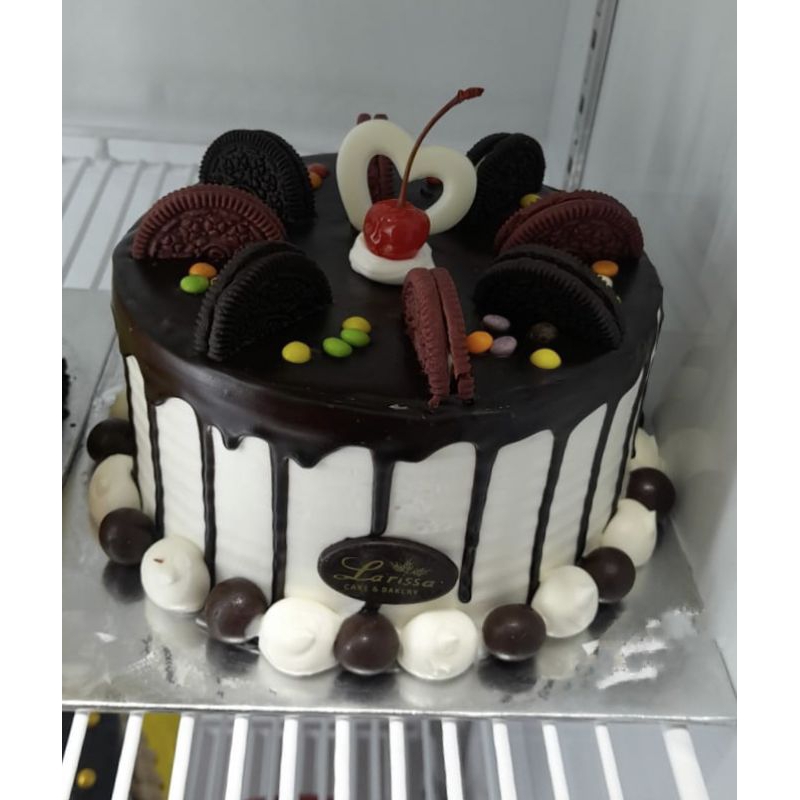 

Kue ulang tahun black forest - birthday cake - black forest topping oreo larissa bakery