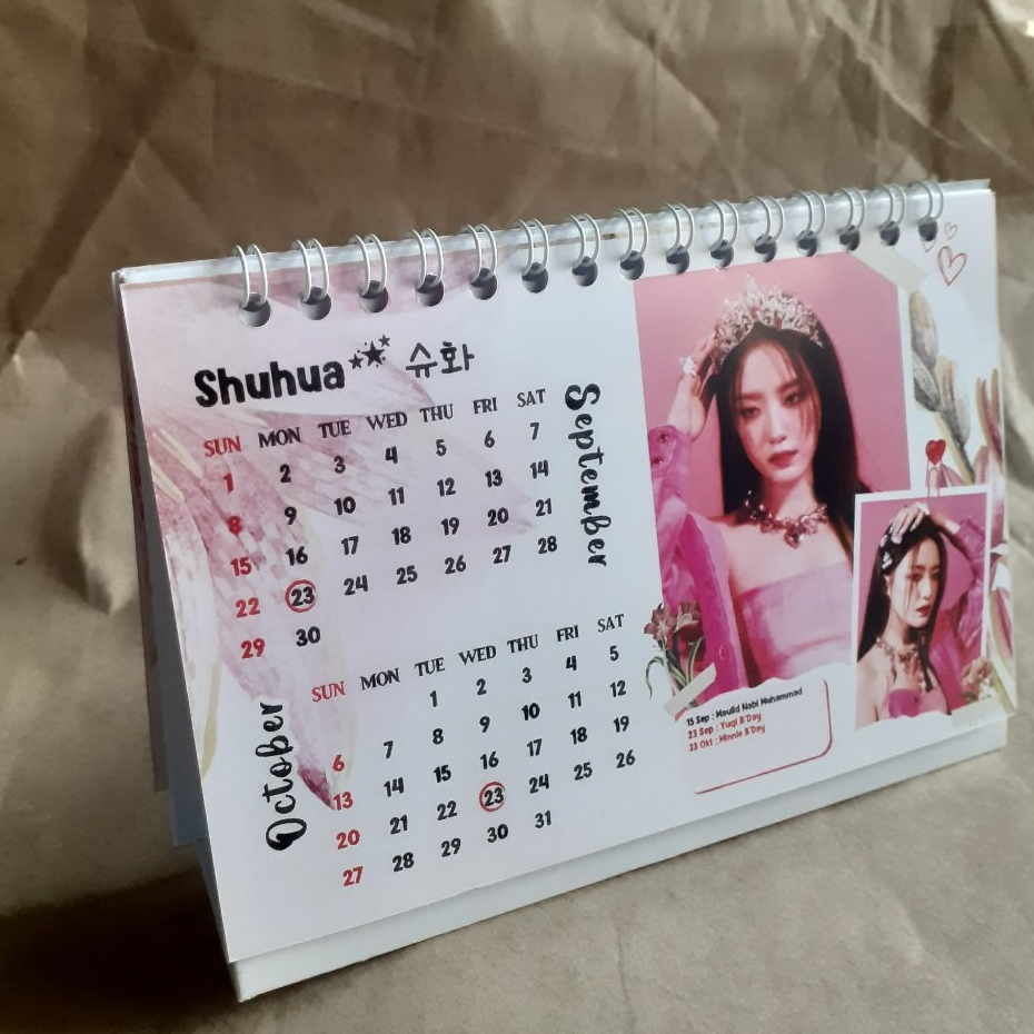 

Kalender Meja 2025 (G)-IDLE 'Queencard'