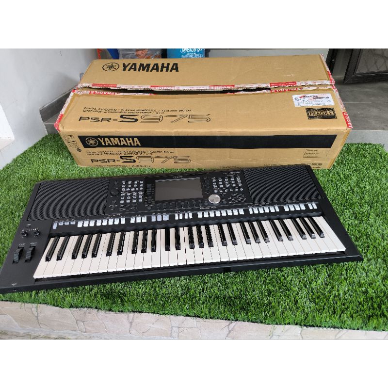 Yamaha psr s975 kondisi seperti baru, hanya dipakai beberapa kali