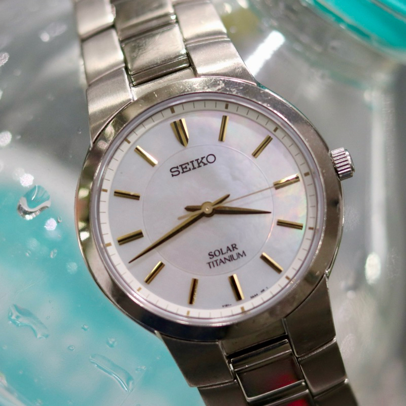 Seiko Solar Titanium MOP Dial