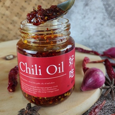 

Chili Oil Yovi / Minyak Cabai With Crunchy Garlic/Sambal,Sambel Dimsum 200gram (Vegan/Non Vegan) 60