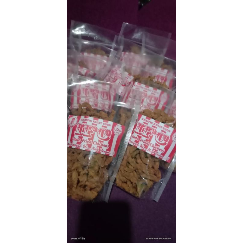 

keripik usus uenakkk