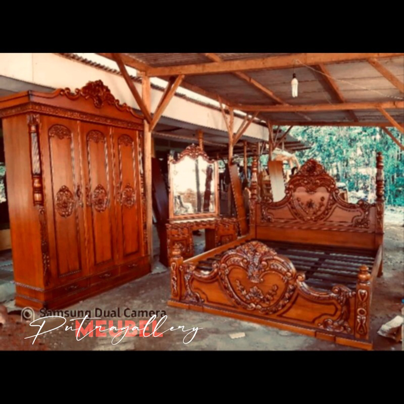 Set Kamar Tidur Cinta Ukir Kayu Jati Jepara Finishing Warna Natural PGM-002