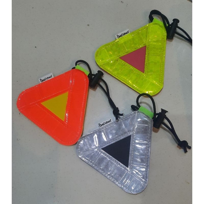 Biketag Spons ukuran sedang 10 cm Triangle Reflector
