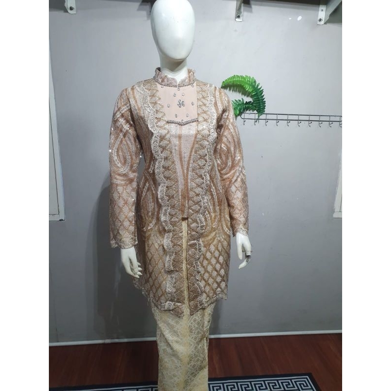 Set kebaya Dynasti/ kebaya Wisuda/ Kebaya pesta/ Kebaya kondangan/Kebaya Cantik