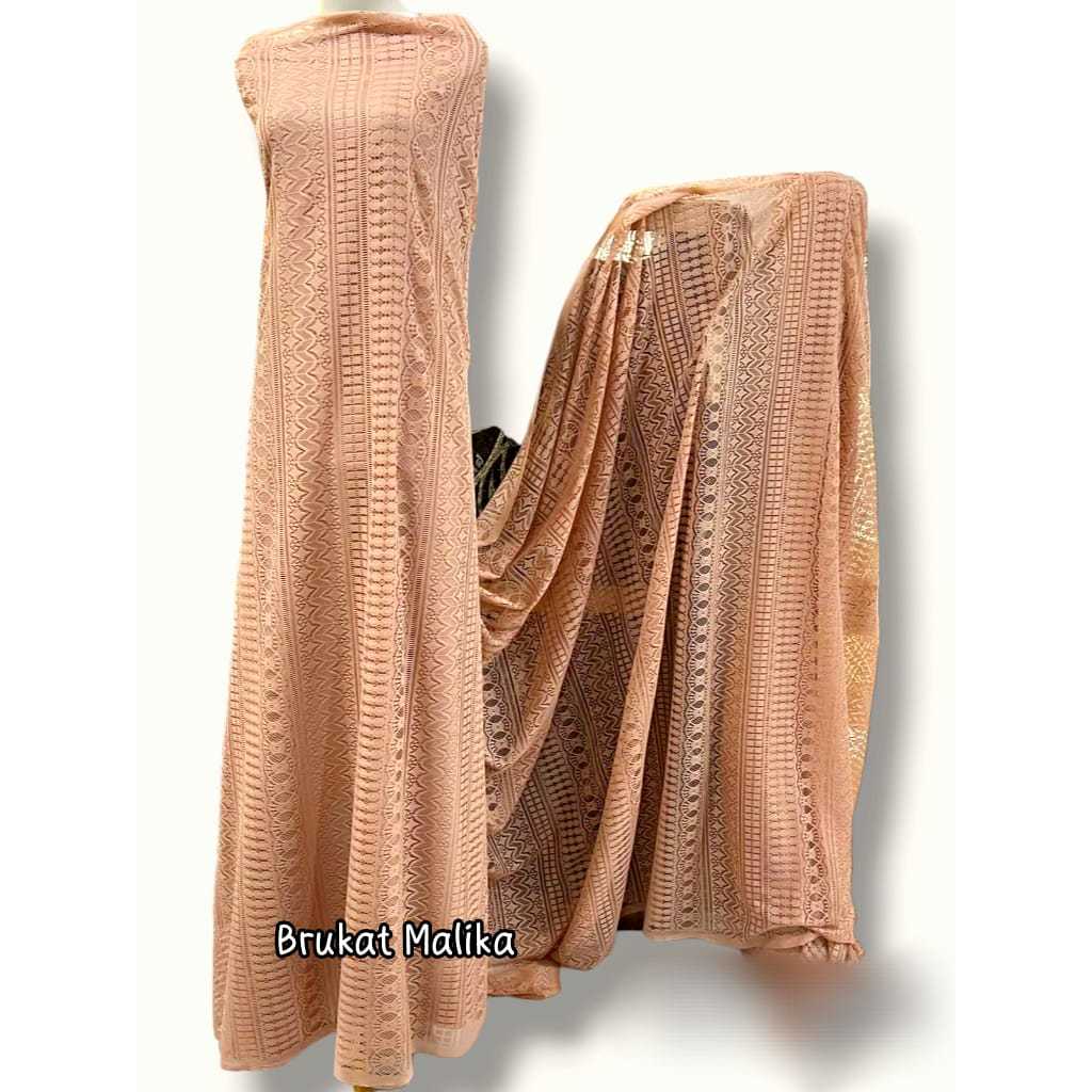 BAHAN KAIN BRUKAT MALIKA METERAN