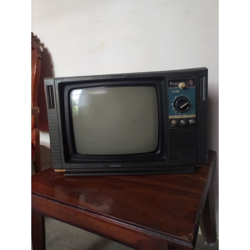 tv jadul kayu national nenggala