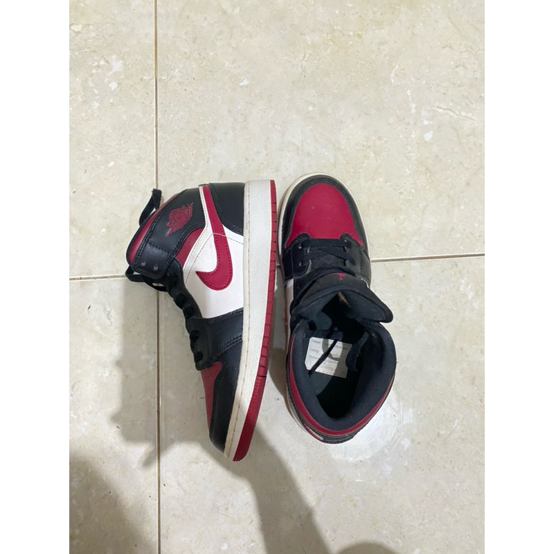Air Jordan 1 Mid Bred Toe Preloved