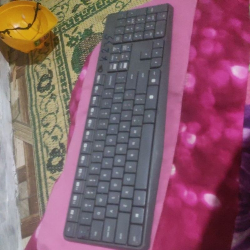 KEYBOARD LOGITECH K235 used wireless nirkabel dan USB dongle kibot komputer tanpa mouse