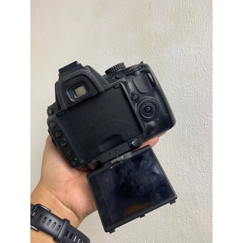 Nikon d5000 kit  Original cocok untuk pemula LCD flip