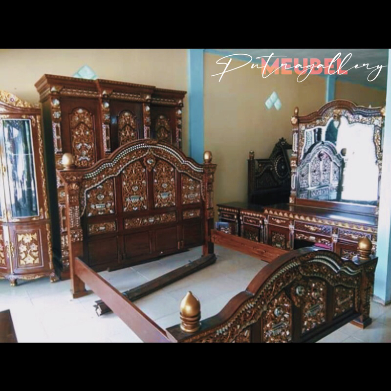 Set Kamar Tidur Gebyok Full Ukir Kayu Jati Jepara Finishing Warna Natural Kombinasi PGM-001