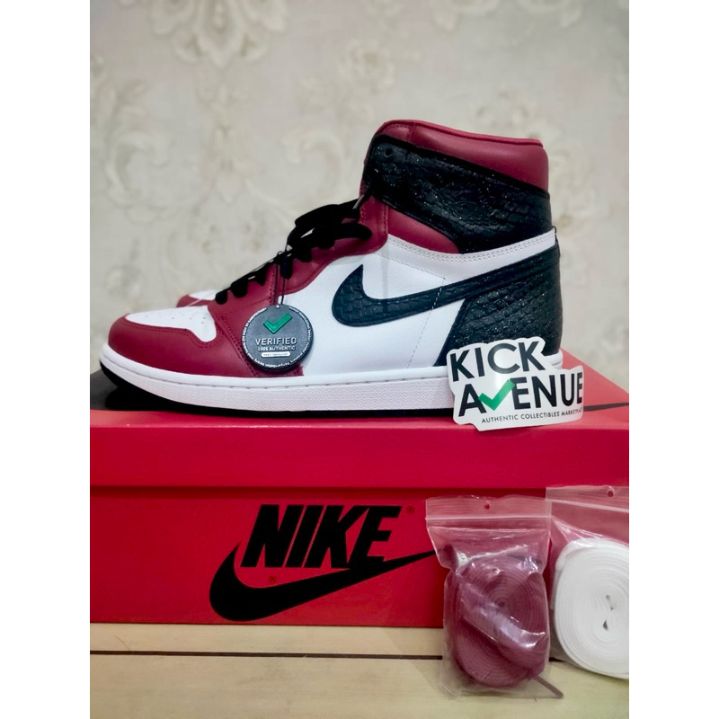Air Jordan 1 Chicago Satine Snake Original (preloved) size 43