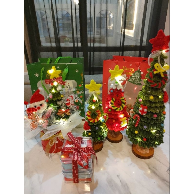 

Hampers Natal | Hampers Christmas | Hampers Natal Murah | Hampers Natal Lampung | Pohon Natal | Christmas Tree | Kado Natal | Kado Natal Unik Murah