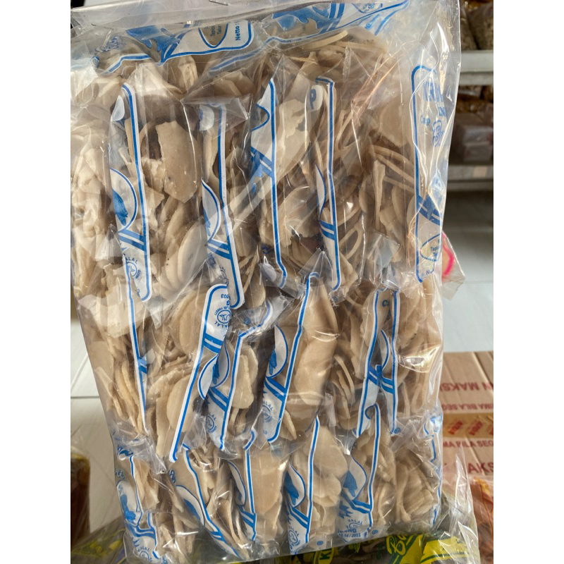 

kerupuk ikan isi 20 pcs 125gr ( 2,5kg / bal)