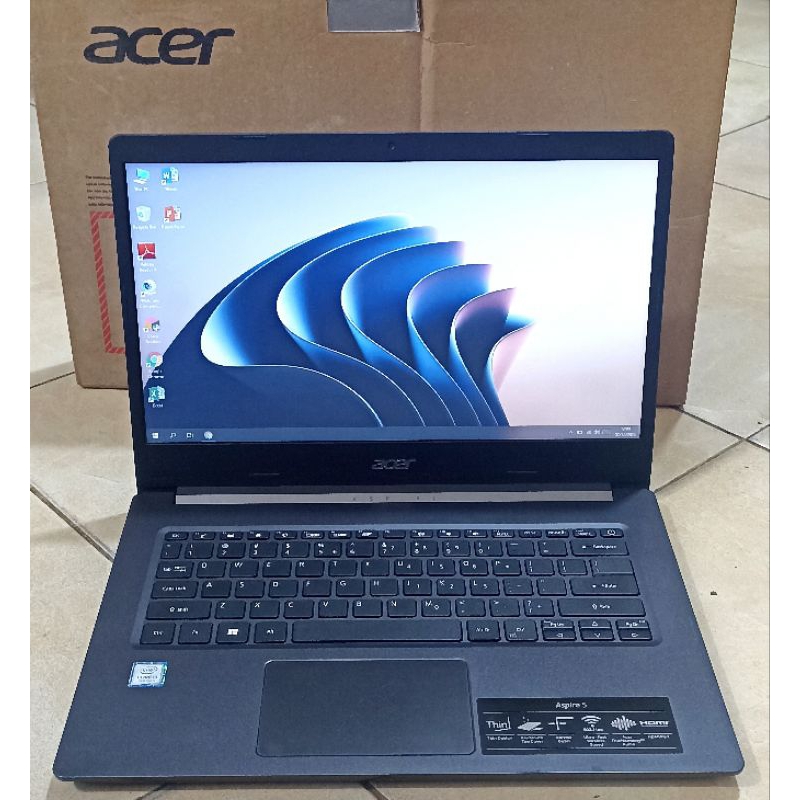 ACER E5 Core i3 gen7 ram 4gb
