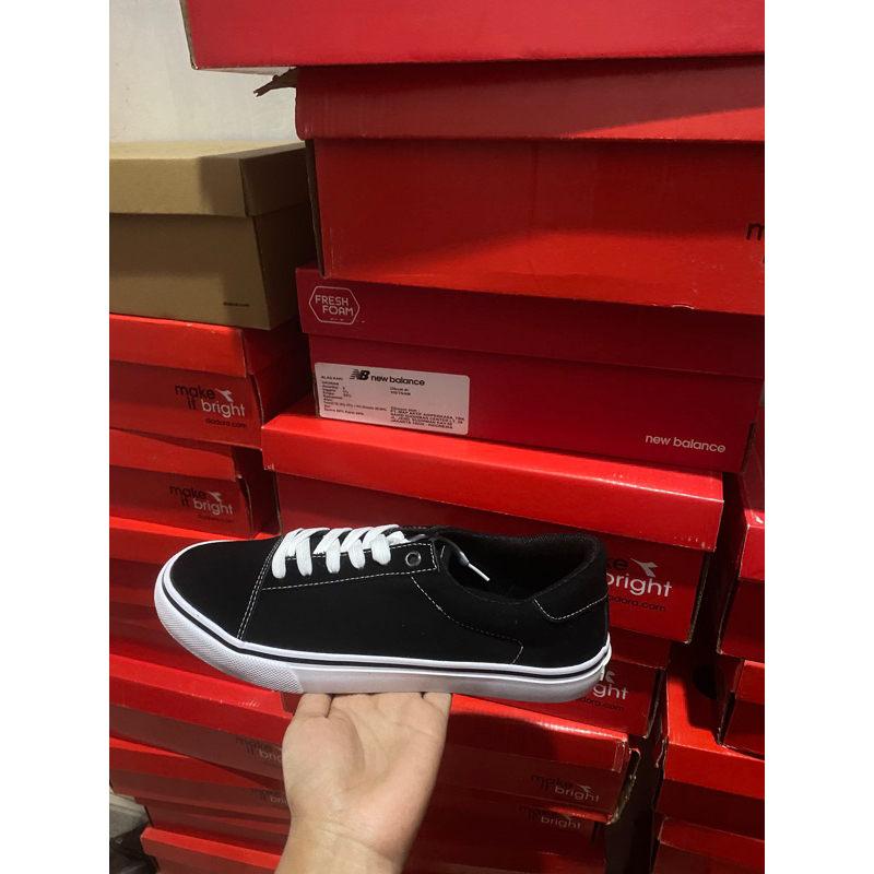 sepatu sport station keren. sale murah 70% size 42