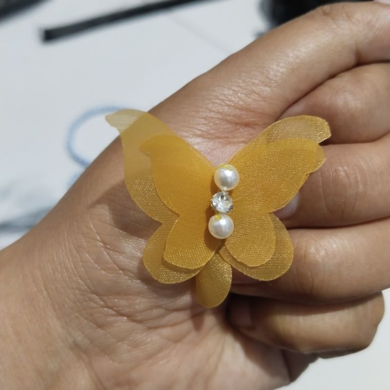 bunga organza motif kupu kupu