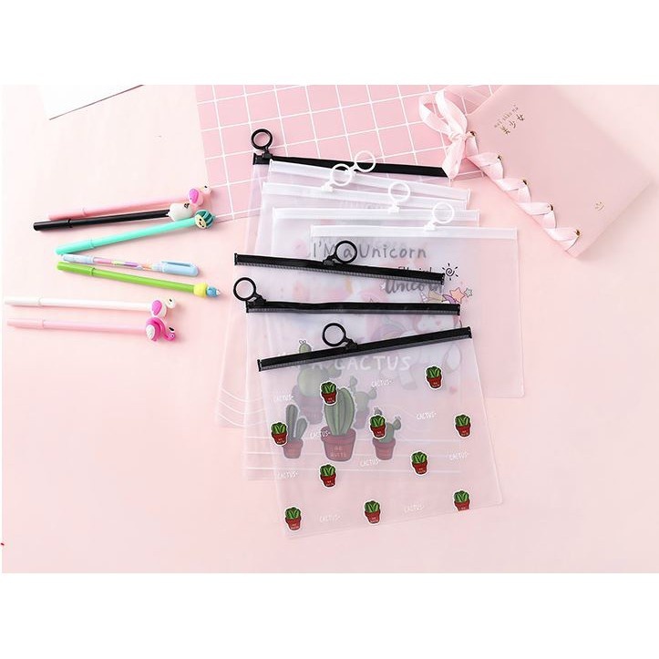 

TS Kotak Pensil Transparan Motif Lucu Unik / Kotak Puplen / Tempat Alat Tulis