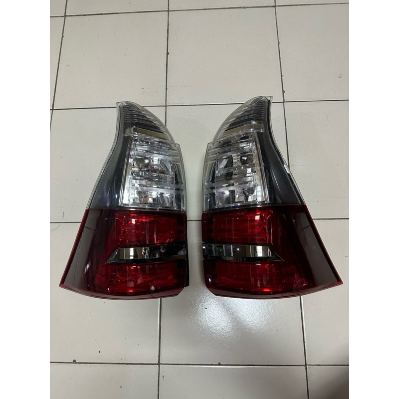 STOPLAMP / LAMPU BELAKANG AVANZA VELOZ.