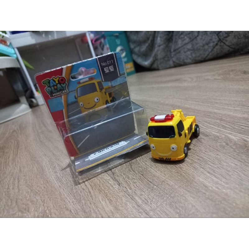 Preloved Toto Tayo Iconix