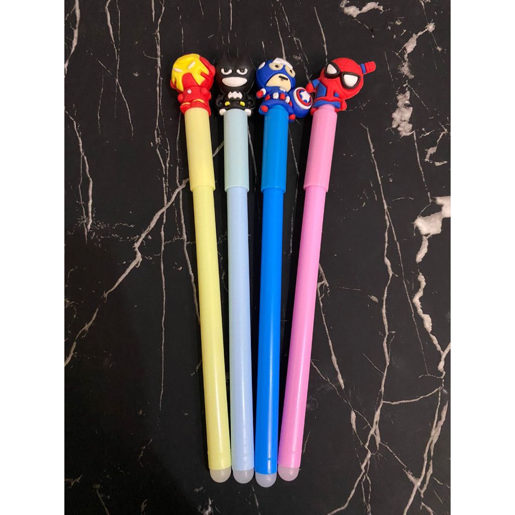 

PENA ABADI KARAKTER SUPER HERO