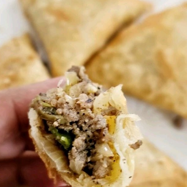 

Sambosa Daging Pedas Frozen Isi 10