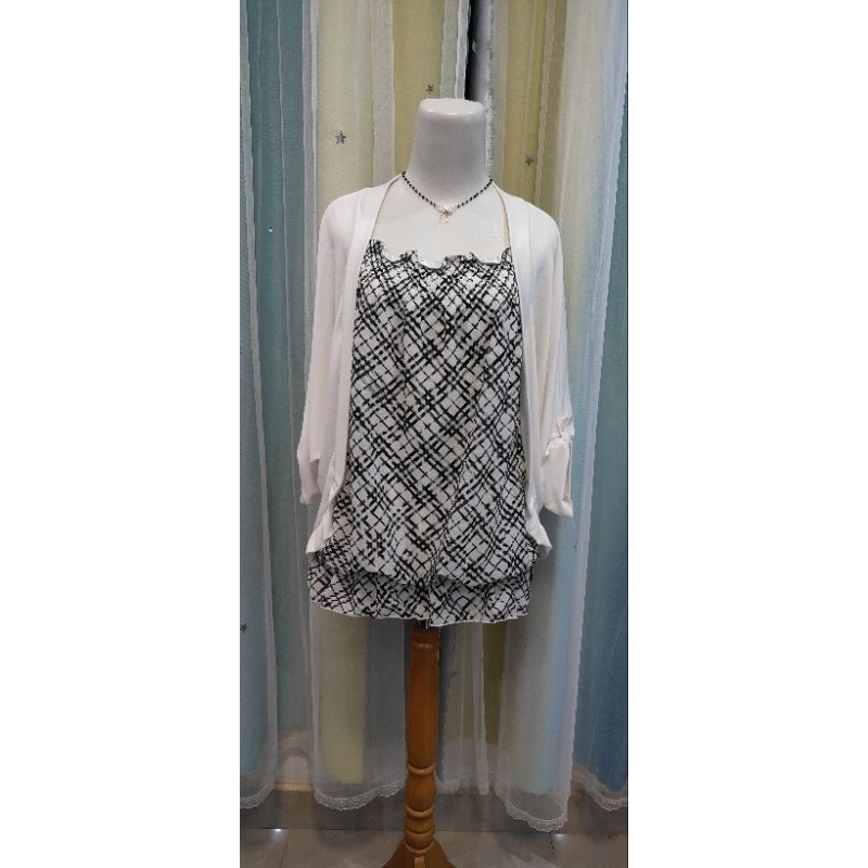 woman blouse square Neck