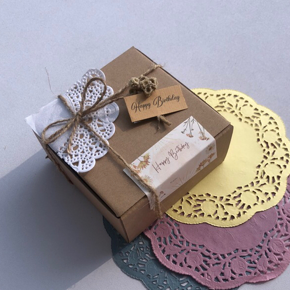 

Kotak Kado 10,5x10x5cm / Box Hampers / Gift Box / Paket Lengkap / Kotak Kado Easthetic / Packaging Hadiah / Bungkus Kado