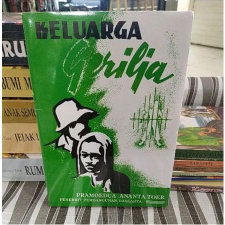 Buku Novel Keluarga Gerilya Pramoedya Ananta Toer Pramudya Ananda Tur Gerilia sastra literatur klasi