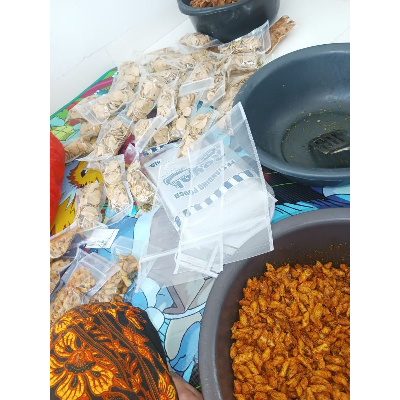 

KULIT LUMPIA KRIUK /KULIT LUMPIA KRISPI /KULIT LUMPIA GARING /KULIT LUMPIA KRISPI KRIUK GARING VIRAL 60GR KEMASAN STANDINGNPOUCH