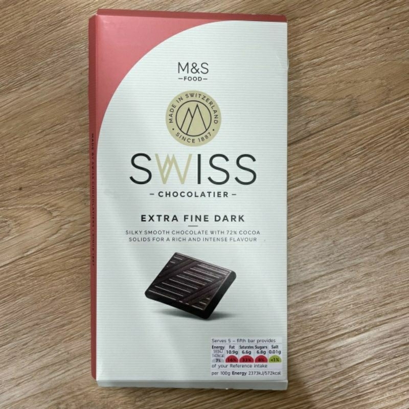 

MARKS & SPENCER Swiss Chocolatier Extra Fine Dark 72% Cocoa 125g
