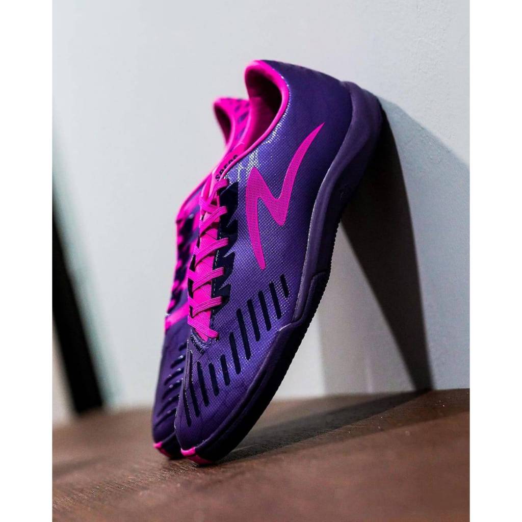 specs reacto hydra ss pro in mysterious shocking pink sepatu futsal specs original