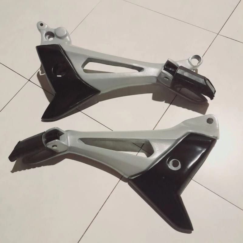 Power FootstepBelakang Supra X 125 Dudukan Step Belakang Supra X 125 New Double Disc Cakram PNP Revo