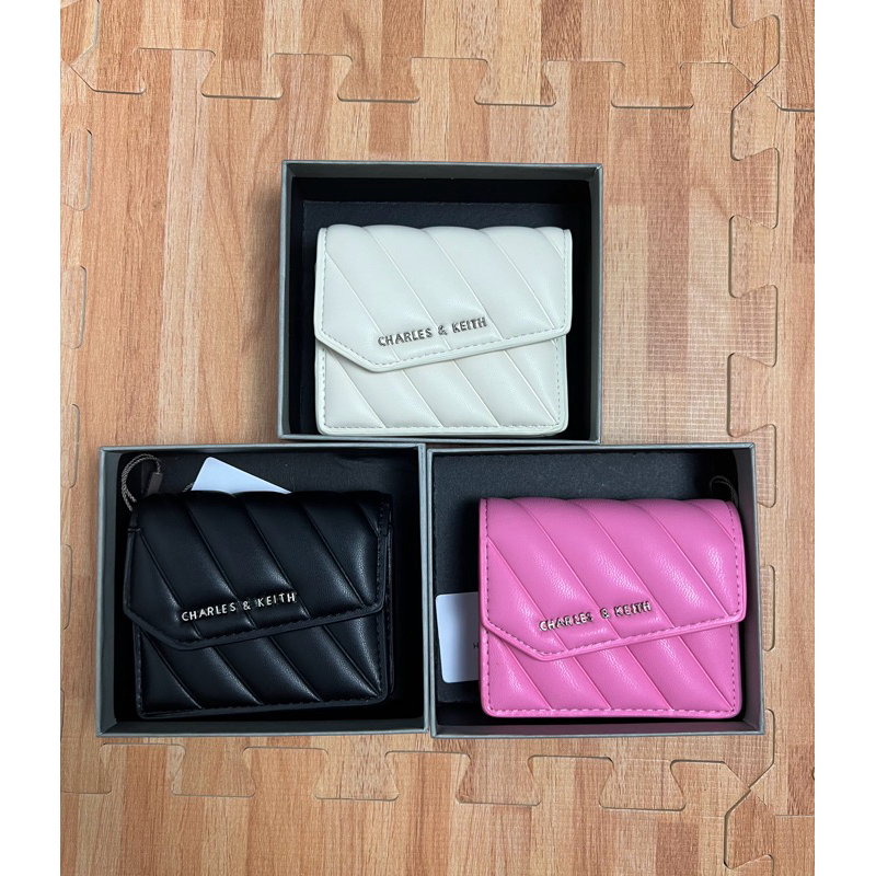 Dompet Charles n Keith