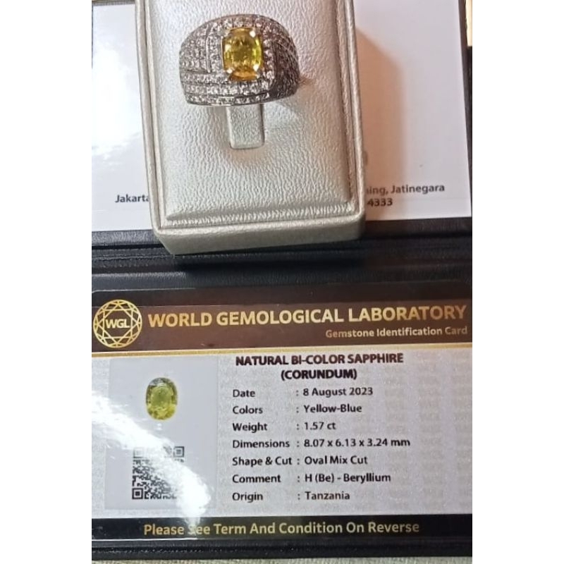 bi color yellow sapphire