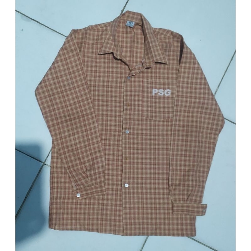 [PRELOVED/BEKAS] SERAGAM SEKOLAH BAJU PSG/ROK MERAH SMK 3 PONTIANAK, LELONG/BAJU BEKAS MURAH