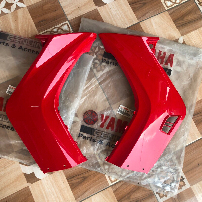 SAYAP DEPAN LEG SHIELD KANAN KIRI YAMAHA JUPITER MX OLD MERAH ORIGINAL / 1S7-F8311-00-P1 / 1S7-F8312