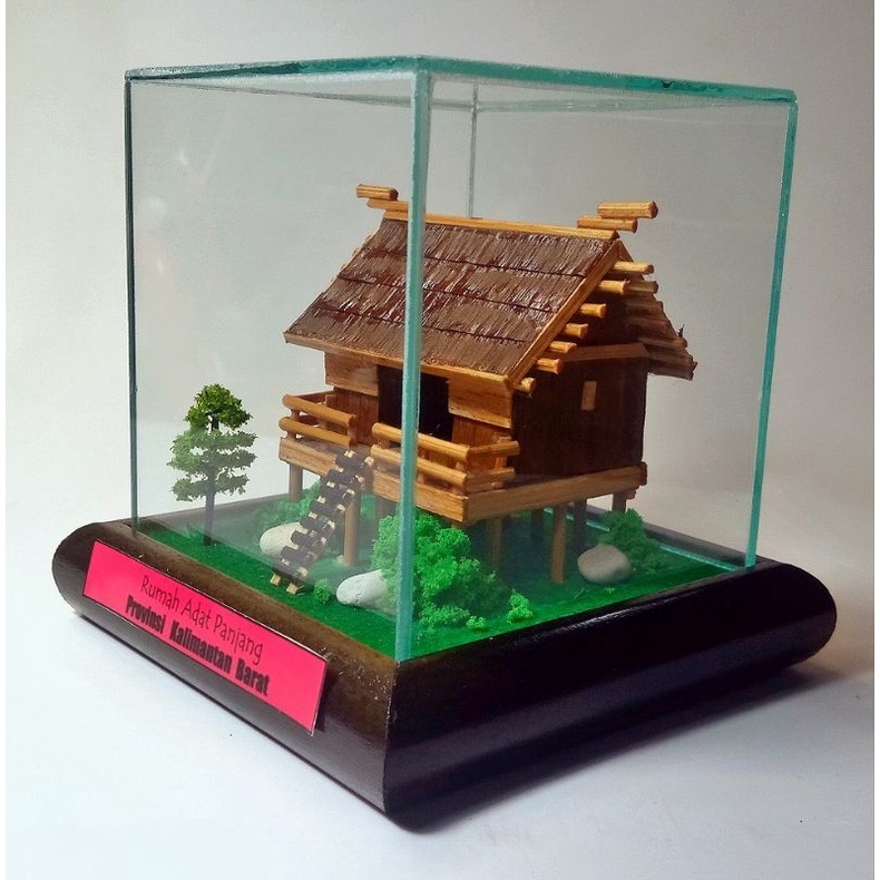 READY Miniatur Rumah Adat Kalimantan Barat ( + kotak akrilik )
