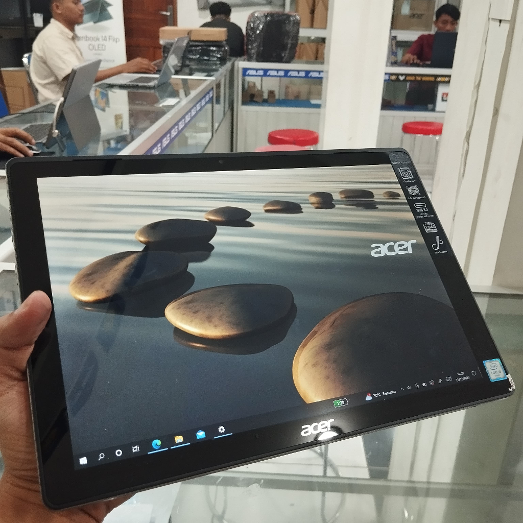 Laptop Tablet 2in1 Acer Switch Alpha 12 Core i5 RAM 8GB SSD 256GB Layar Sentuh IPS FHD 2160*1440 Mul