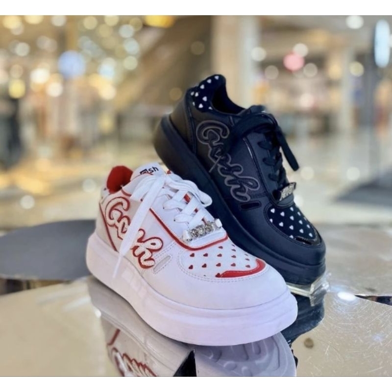 Sepatu Gosh SALE PUTIH