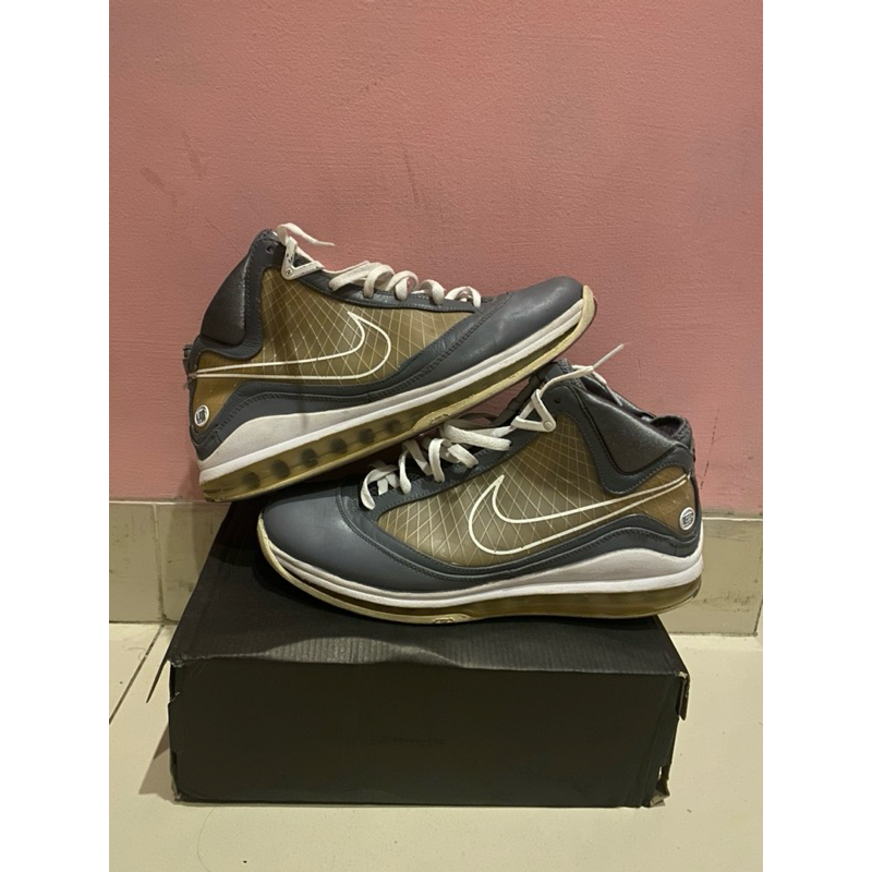 (RARE) Sepatu Basket Nike Air Max Lebron 7 “Cool Grey-Sample” size 45 / 29cm