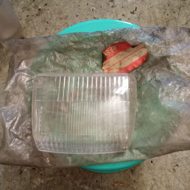 Mika Lampu Depan Suzuki Crystal