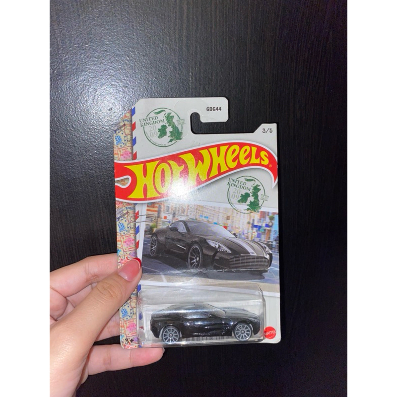 ASTON MARTIN ONE-77 HOT WHEELS